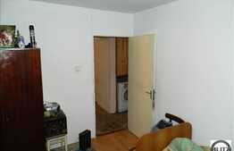 Vanzare 3 camere, decomandat, 65 mp, cu boxa la subsol, zona Expo Transilvania