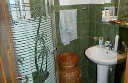 Vanzare 3 camere, decomandat, 65 mp, cu boxa la subsol, zona Expo Transilvania