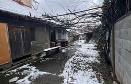 Casa veche, demolabila intr-o zona de case din Gheorgheni