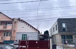 Casa veche, demolabila intr-o zona de case din Gheorgheni
