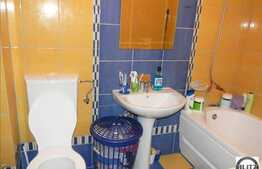 Vanzare 2 camere, etaj intermediar, zona Sesul de Sus, parcare inclusa