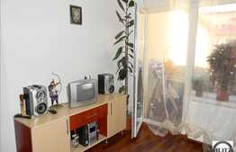 Vanzare 2 camere, etaj intermediar, zona Sesul de Sus, parcare inclusa