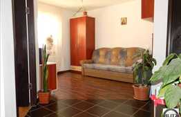 Vanzare 2 camere, etaj intermediar, zona Sesul de Sus, parcare inclusa
