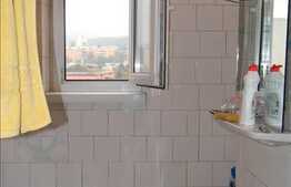 Vanzare 2 camere, decomandat, 52 mp, boxa la subsol, zona Calea Floresti!