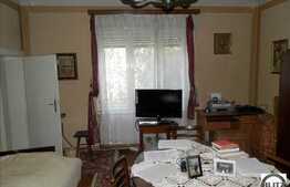 Apartament 3 camere 85.8 mp cu 220 mp gradina proprie,curte 81 mp!Zona Republici