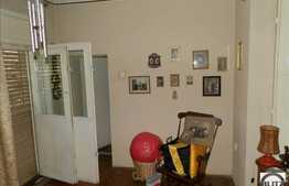 Apartament 3 camere 85.8 mp cu 220 mp gradina proprie,curte 81 mp!Zona Republici