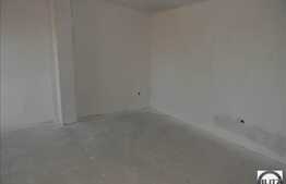 1 camera, 37 mp, decomandat, 20 mp TERASA! Zona Campului! Parcare! Semifinisat!