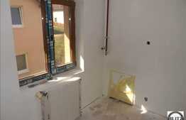 1 camera, 37 mp, decomandat, 20 mp TERASA! Zona Campului! Parcare! Semifinisat!