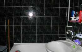 Vanzare 4 camere, decomandat, 79,91 mp utili, boxa la subsol, zona Piata Flora!