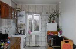 Vanzare 4 camere, decomandat, 79,91 mp utili, boxa la subsol, zona Piata Flora!