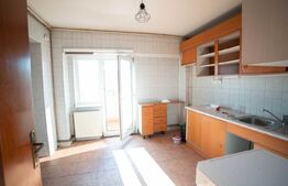 Apartament spatios, 4 camere, 93 mp, zona Garii, cu o terasa de 20mp.