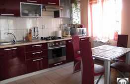 3 camere, 70 mp, complet mobilat si utilat din zona strazii Florilor! Parcare!