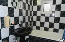 De vanzare 4 camere 79 mp, decomandat, zona Plopilor! Cu boxa pentru depozitare!