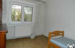 De vanzare 4 camere 79 mp, decomandat, zona Plopilor! Cu boxa pentru depozitare!