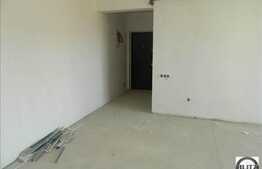 Apartament de vanzare, 3 camere, 76 mp, loc de parcare inclus, zona de interes