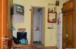 Vanzare apartament 2 camere, etaj intermediar, balcon, zona strazii Taberei!