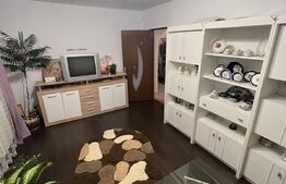 Apartament 4 camere decomandat + 2 balcoane, 2 bai etaj intermediar zona Campului