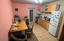 Apartament 4 camere decomandat + 2 balcoane, 2 bai etaj intermediar zona Campului