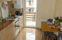 Vanzare 2 camere, 52 mp plus 3 balcoane, decomandat, zona strazii Eroilor!