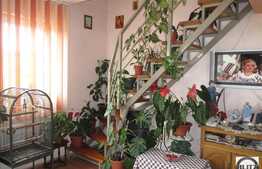 Vanzare 3 camere pe 2 nivele, 84 mp utili, zona Grand Hotel Italia, cu garaj