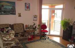 Vanzare 3 camere pe 2 nivele, 84 mp utili, zona Grand Hotel Italia, cu garaj