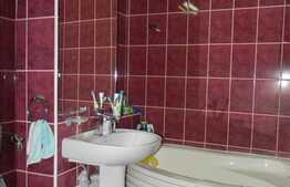 Apartament de vanzare, etaj intermediar, garaj, zona strazii Tasnad!