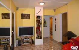 Apartament de vanzare, etaj intermediar, garaj, zona strazii Tasnad!