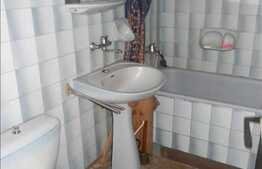 Vanzare apartament 3 camere, 55 mp utili, zona Garii, cu garaj