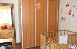 2 camere de vanzare, finisat nou, cu garaj