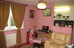 Apartament de vanzare, 2 camere, etaj intermediar, boxa la subsol, zona Brancusi