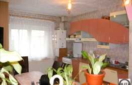 Apartament 3 camere, 72 mp, decomandat, balcon, zona podului Calvaria