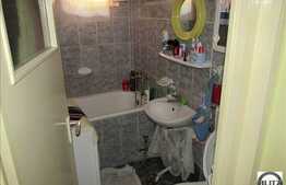 De vanzare apartament 47 mp utili, 2 camere, in zona Aleea Baisoara