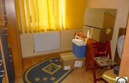 Vanzare 3 camere, 57 mp, semidecomandat, balcon, boxa la subsol, zona Mehedinti!