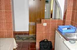 Vanzare 3 camere, 57 mp, semidecomandat, balcon, boxa la subsol, zona Mehedinti!