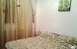 4 camere de vanzare , loc de parcare