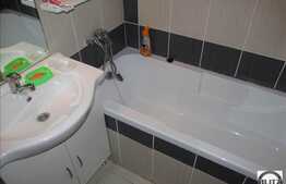 Apartament de vanzare, 3 camere, parcare, boxa la subsol, zona strazii Crinului!