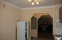 Apartament de vanzare, 3 camere, parcare, boxa la subsol, zona strazii Crinului!