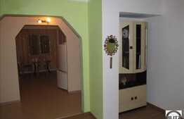 Apartament de vanzare, 3 camere, parcare, boxa la subsol, zona strazii Crinului!