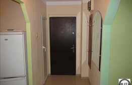 Apartament de vanzare, 3 camere, parcare, boxa la subsol, zona strazii Crinului!