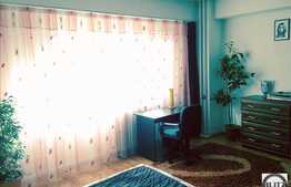 Apartament 3 camere, 80 mp, decomandat, zona strazii Calea Manastur, etaj 3/8