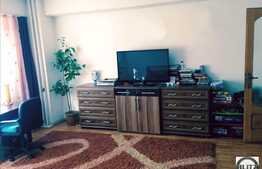 Apartament 3 camere, 80 mp, decomandat, zona strazii Calea Manastur, etaj 3/8