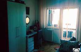 Apartament 3 camere, 80 mp, decomandat, zona strazii Calea Manastur, etaj 3/8