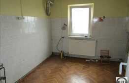 Apartament 3 camere, 67 mp, decomandat, boxa subsol, zona strazii Mehedinti