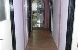 4 camere, decomandat, 78 mp, 2 balcoane, boxa la etaj, zona Calea Floresti!