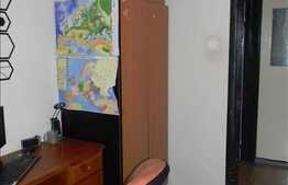 4 camere, decomandat, 78 mp, 2 balcoane, boxa la etaj, zona Calea Floresti!