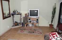 4 camere, decomandat, 78 mp, 2 balcoane, boxa la etaj, zona Calea Floresti!