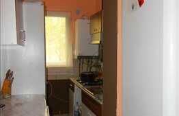 Apartament 3 camere, 54 mp, decomandat, boxa la subsol, zona Nora!