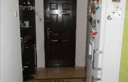 Apartament 3 camere, 50 mp utili, decomandat, zona foarte buna!