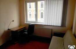 Apartament 2 camere, 46 mp, decomandat, etaj intermediar, zona Primariei