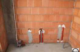 2 camere de vanzare, 65 mp utili plus 70 mp terasa, parcare inclusa